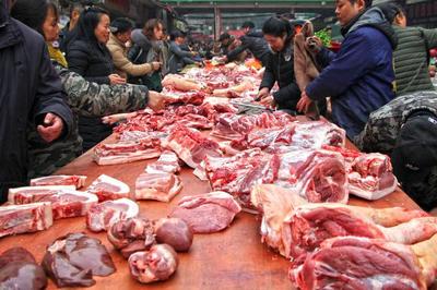 买猪肉别只看价格,“3招”分辨冷鲜肉、热鲜肉、冷冻肉,不挨坑